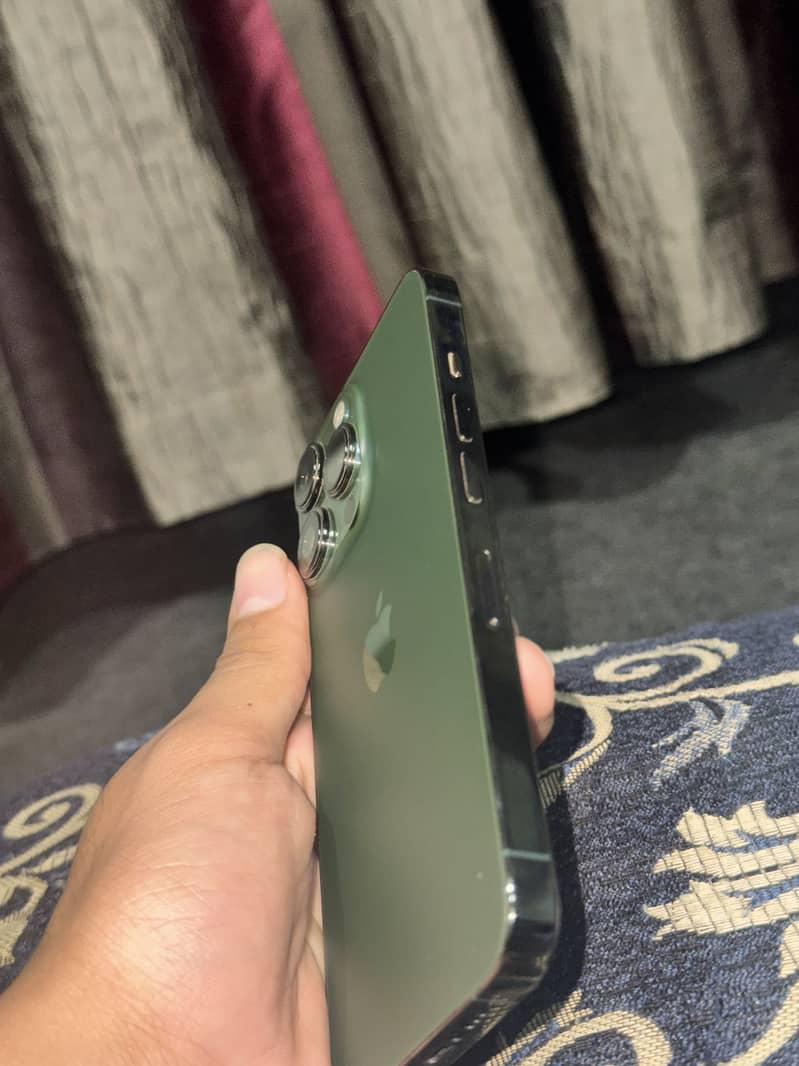 Apple iPhone 13 Pro 3