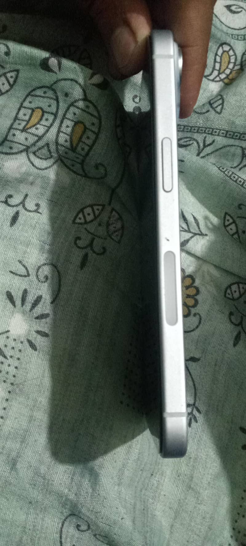 Apple iPhone 15 2
