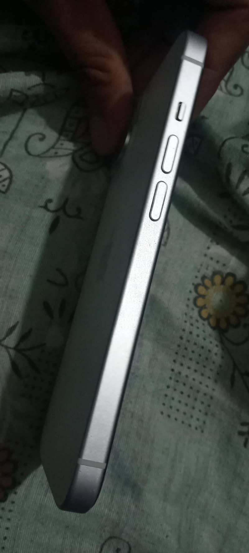 Apple iPhone 15 3