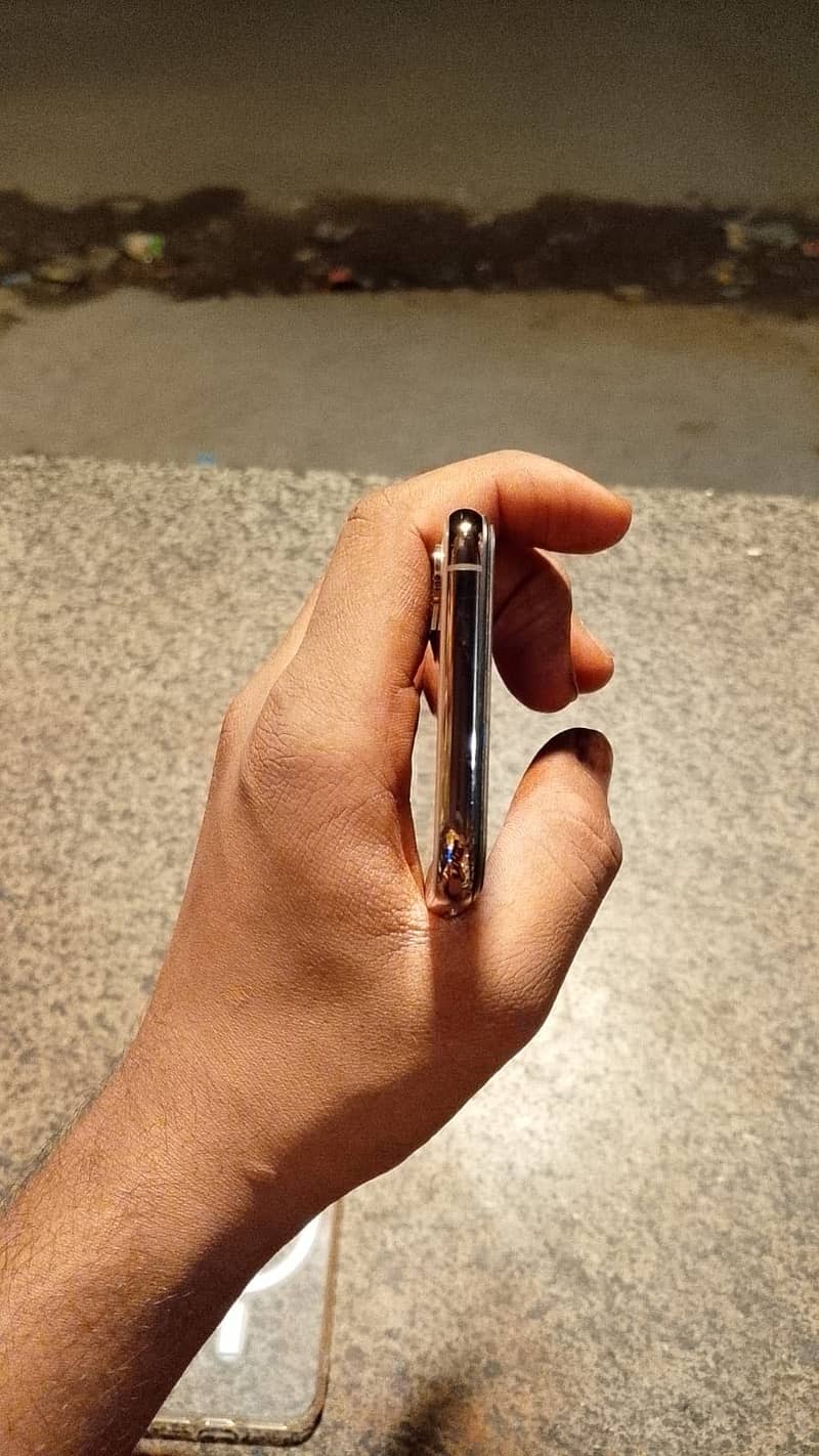 Apple iPhone XS 1