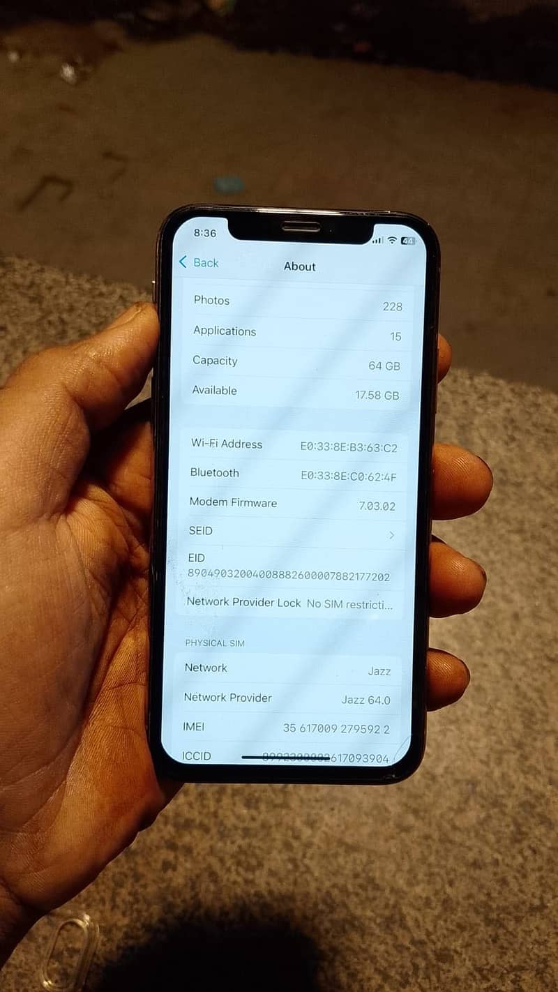 Apple iPhone XS 4