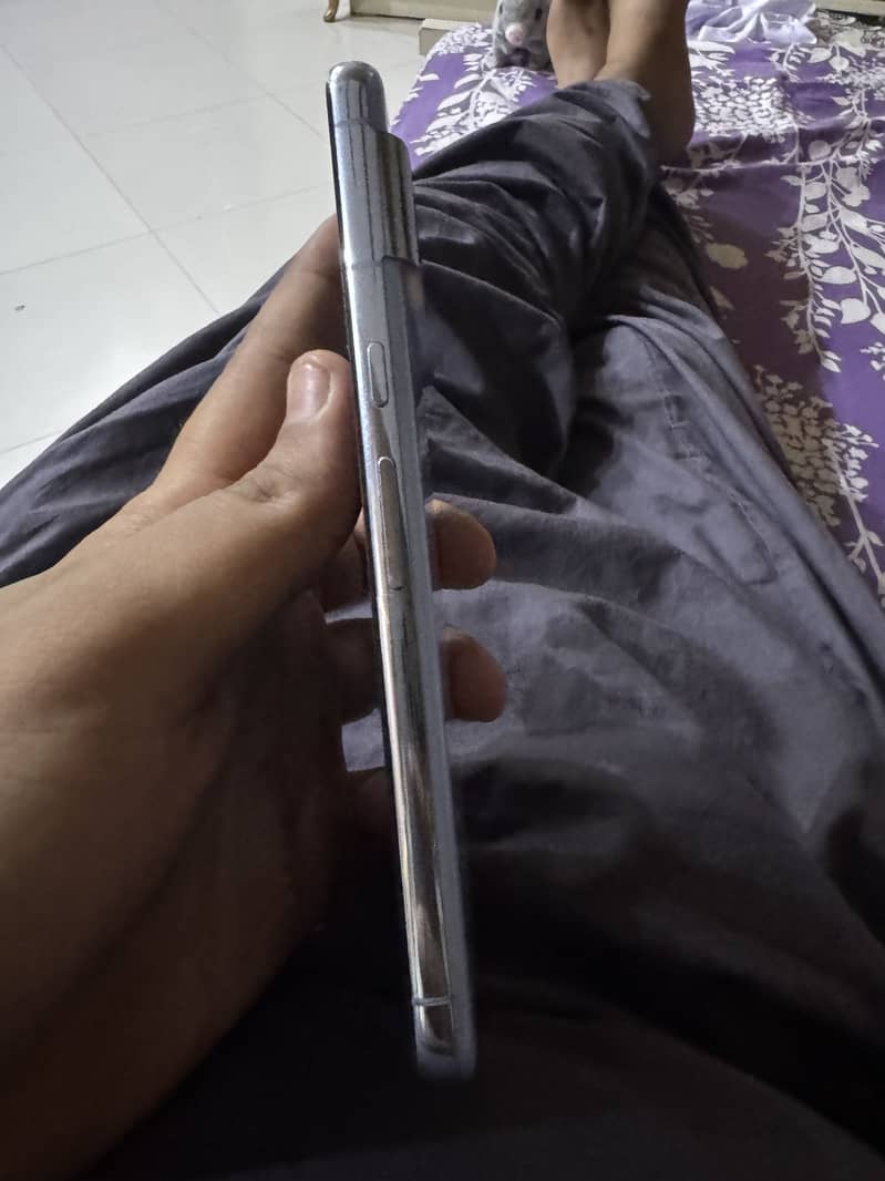 Google Pixel 8 Pro 4