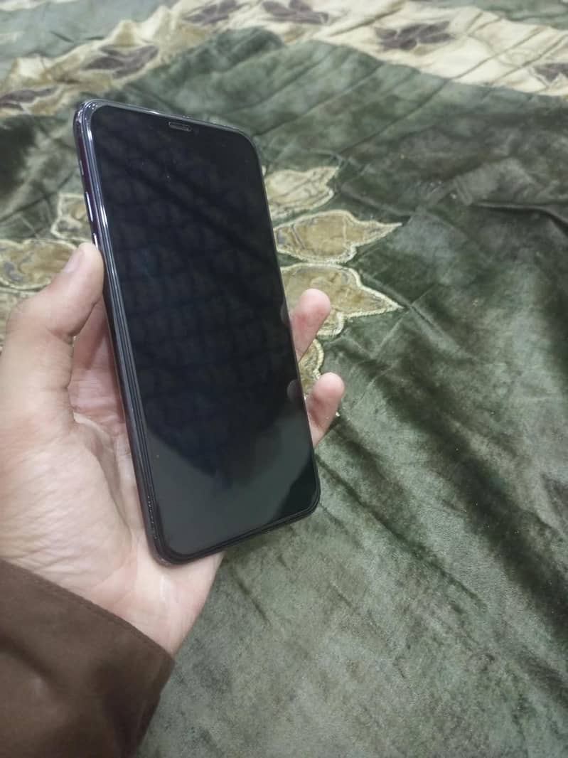Apple iPhone 11 Pro Max 2