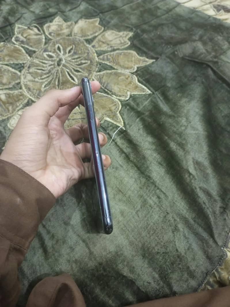 Apple iPhone 11 Pro Max 7