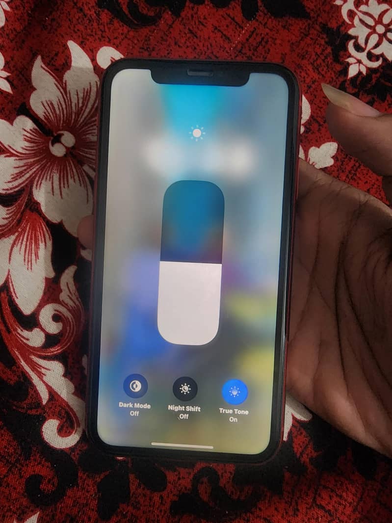 Apple iPhone XR 7