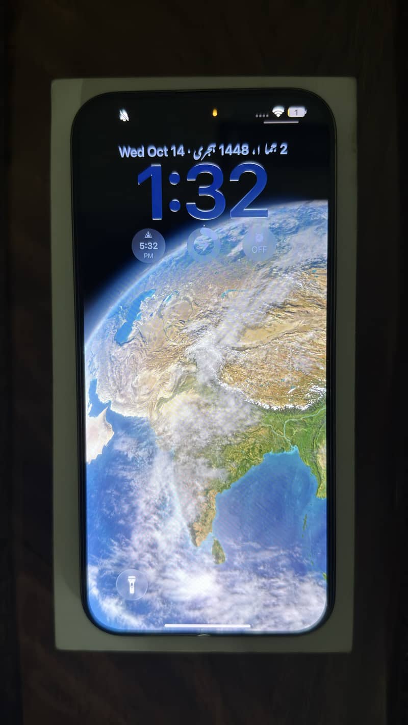Apple iPhone 16 Pro Max 1