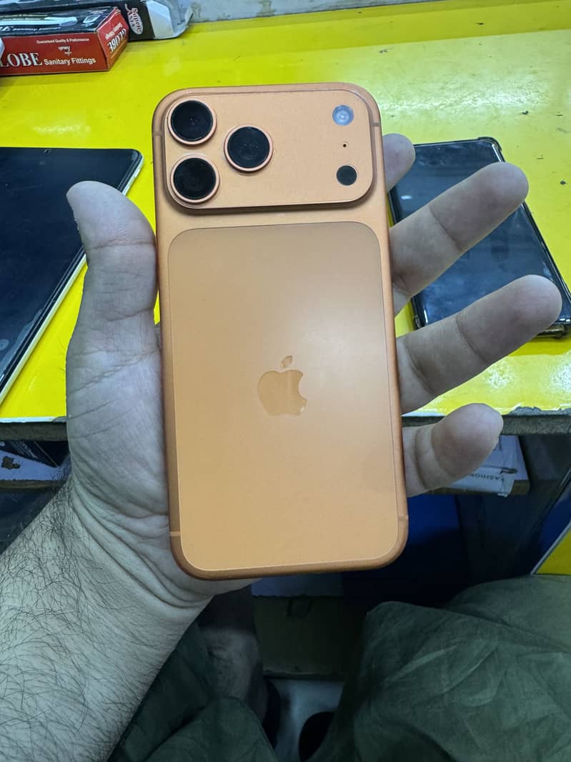 Apple iPhone 17 Pro Max 6
