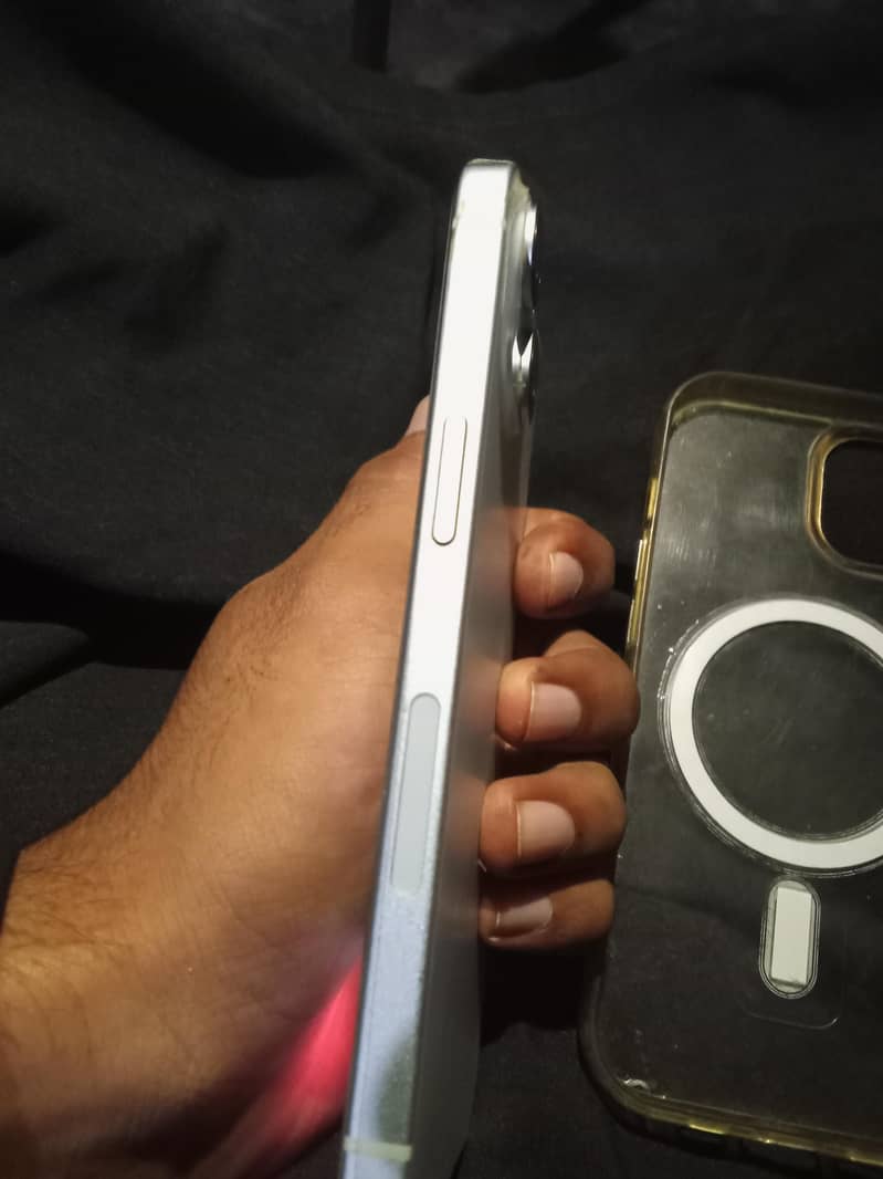 Apple iPhone 15 2