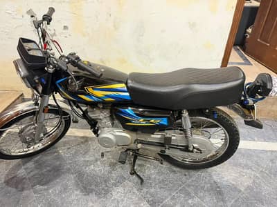 Honda 125 urgent sale jis Bhai ko chiye Wohi rabbta kry