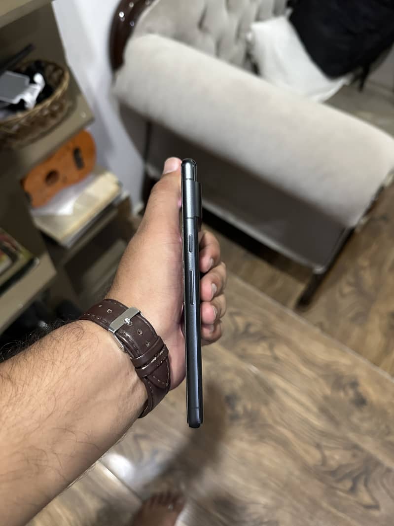 Google Pixel 7 4