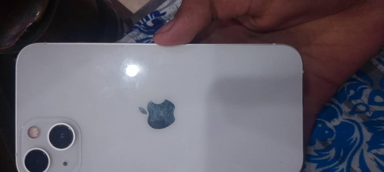 Apple iPhone 13 1