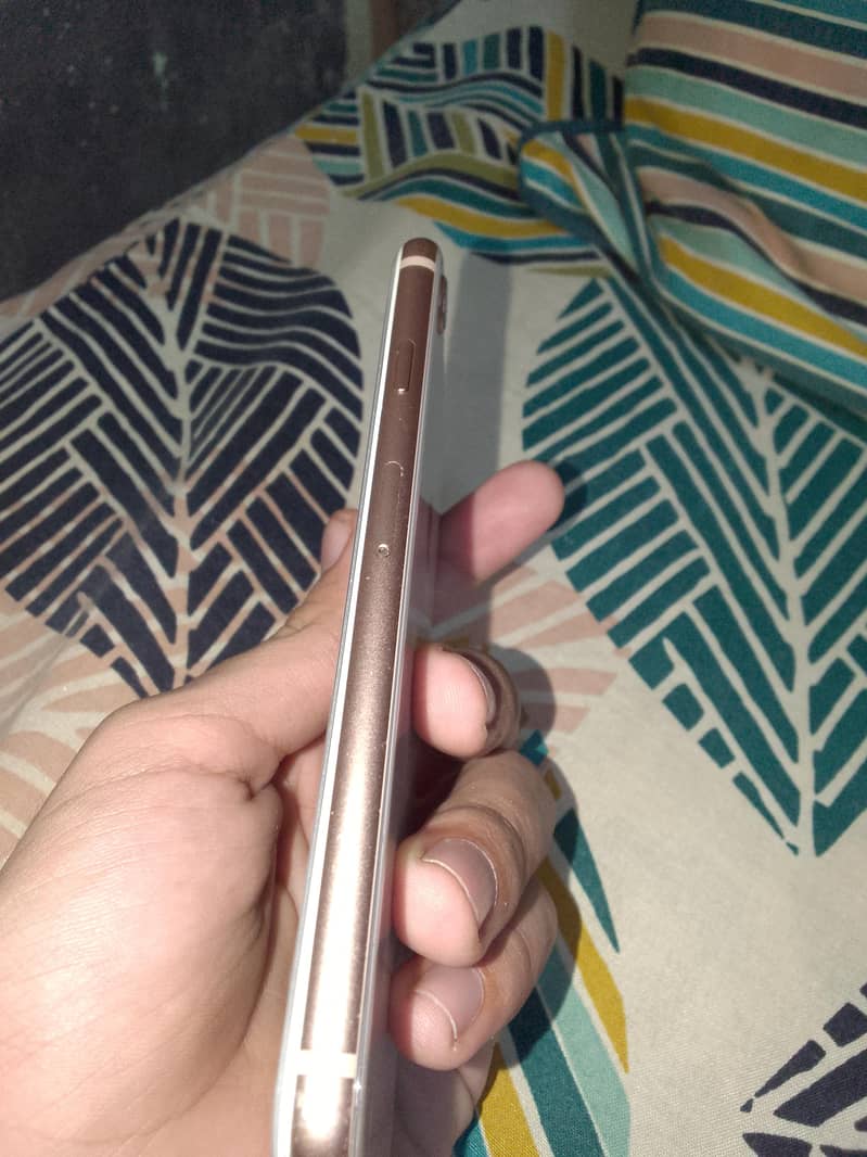 Apple iPhone 8 1