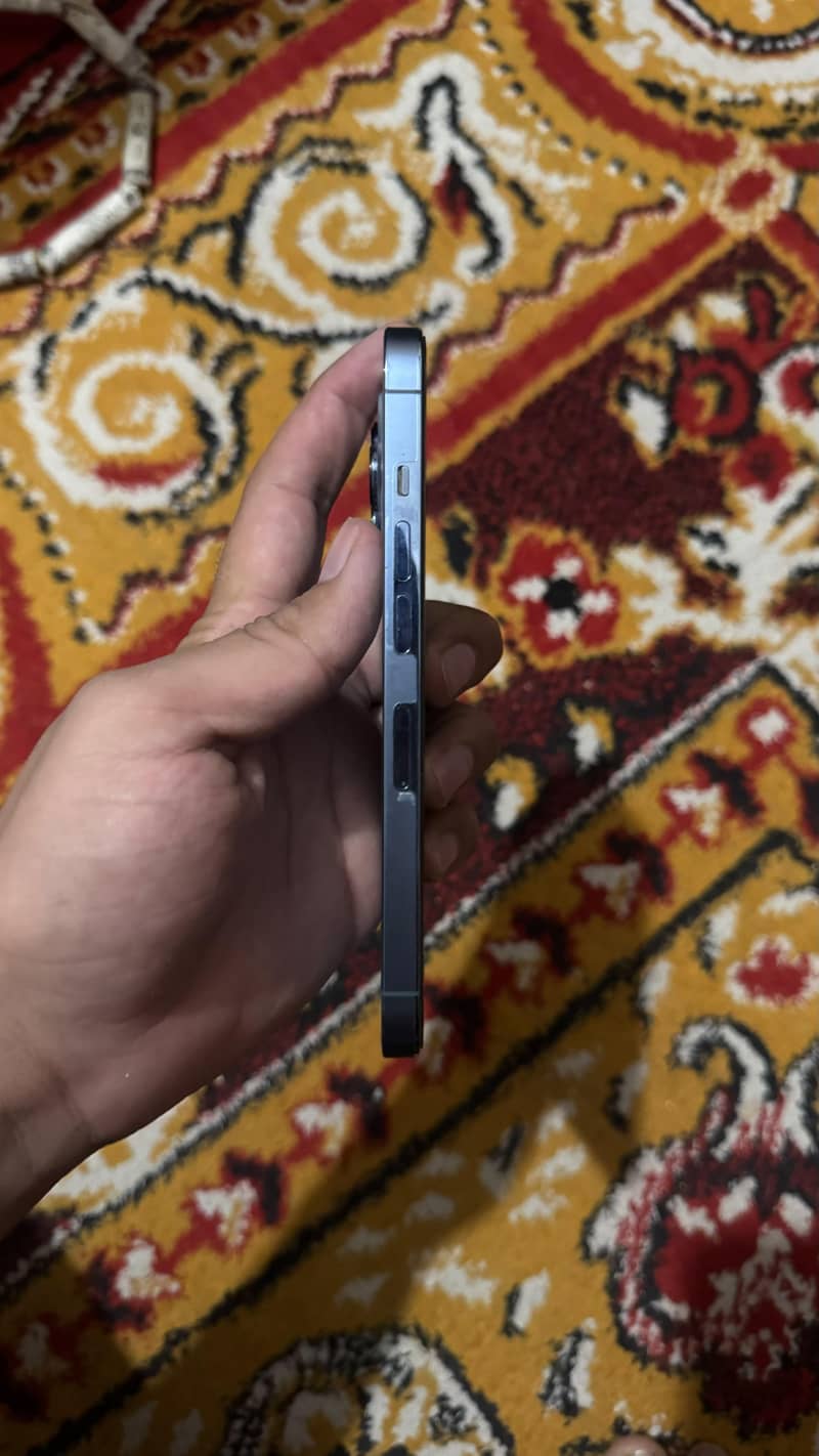 Apple iPhone 13 Pro 2