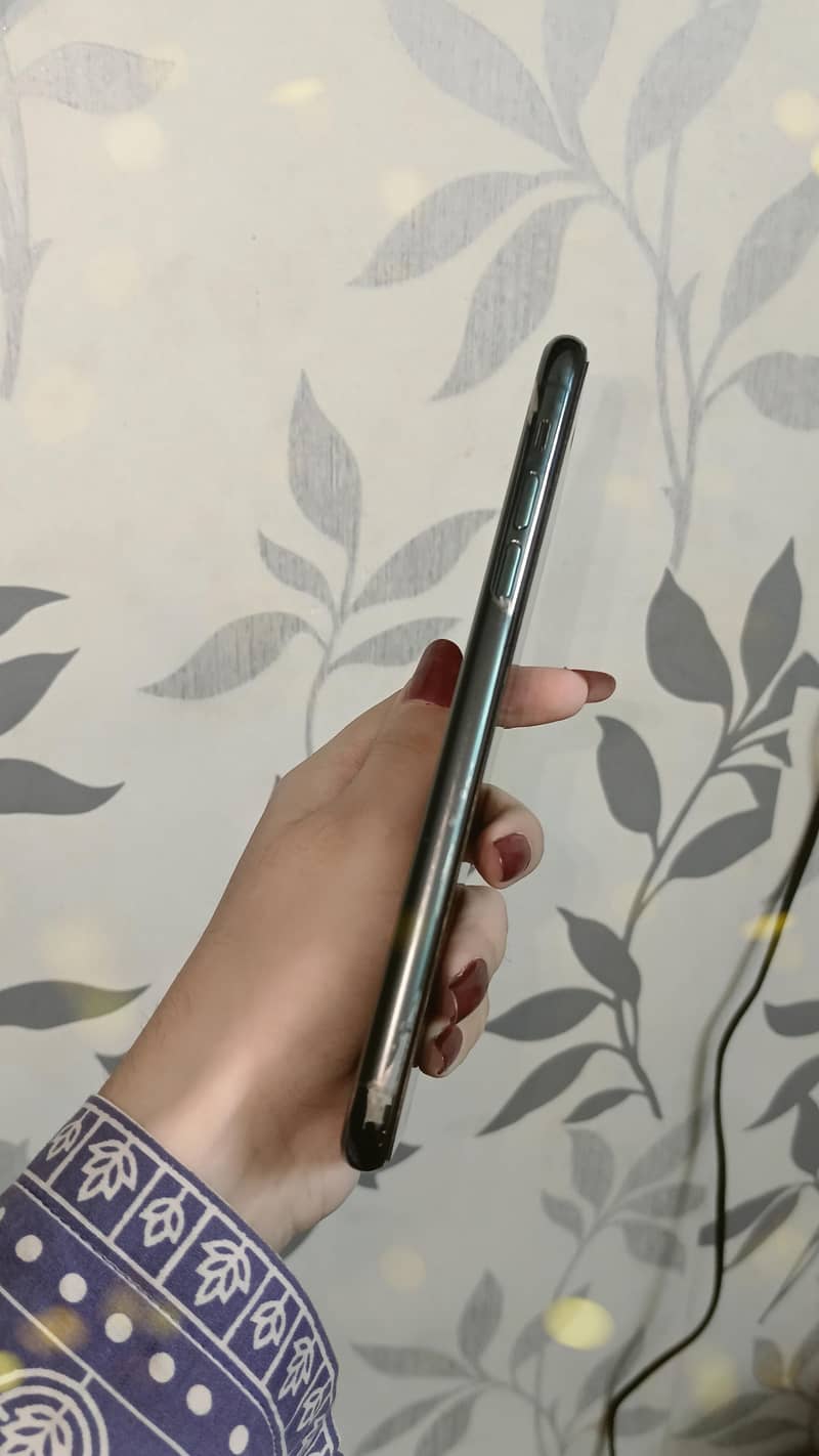 Apple iPhone 11 Pro Max 1