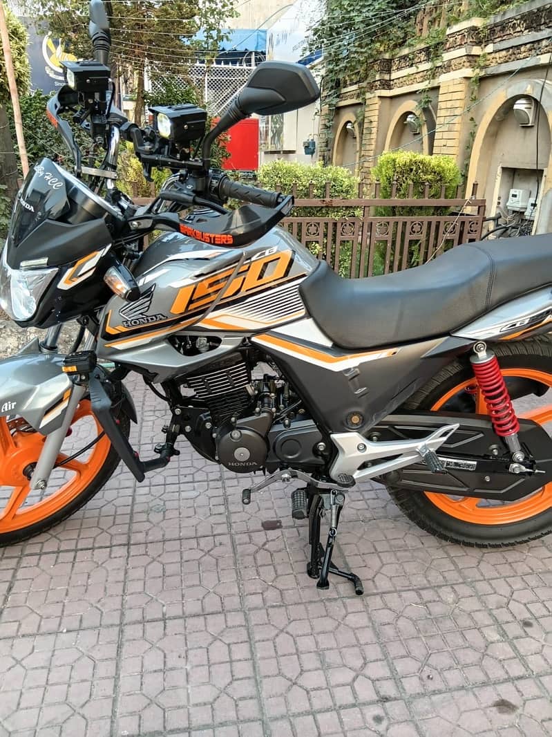 Honda Cb150F 4