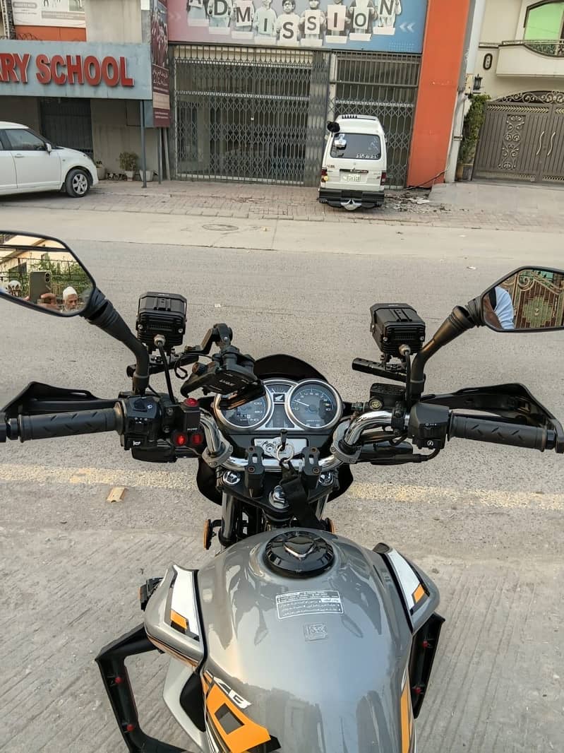 Honda Cb150F 5