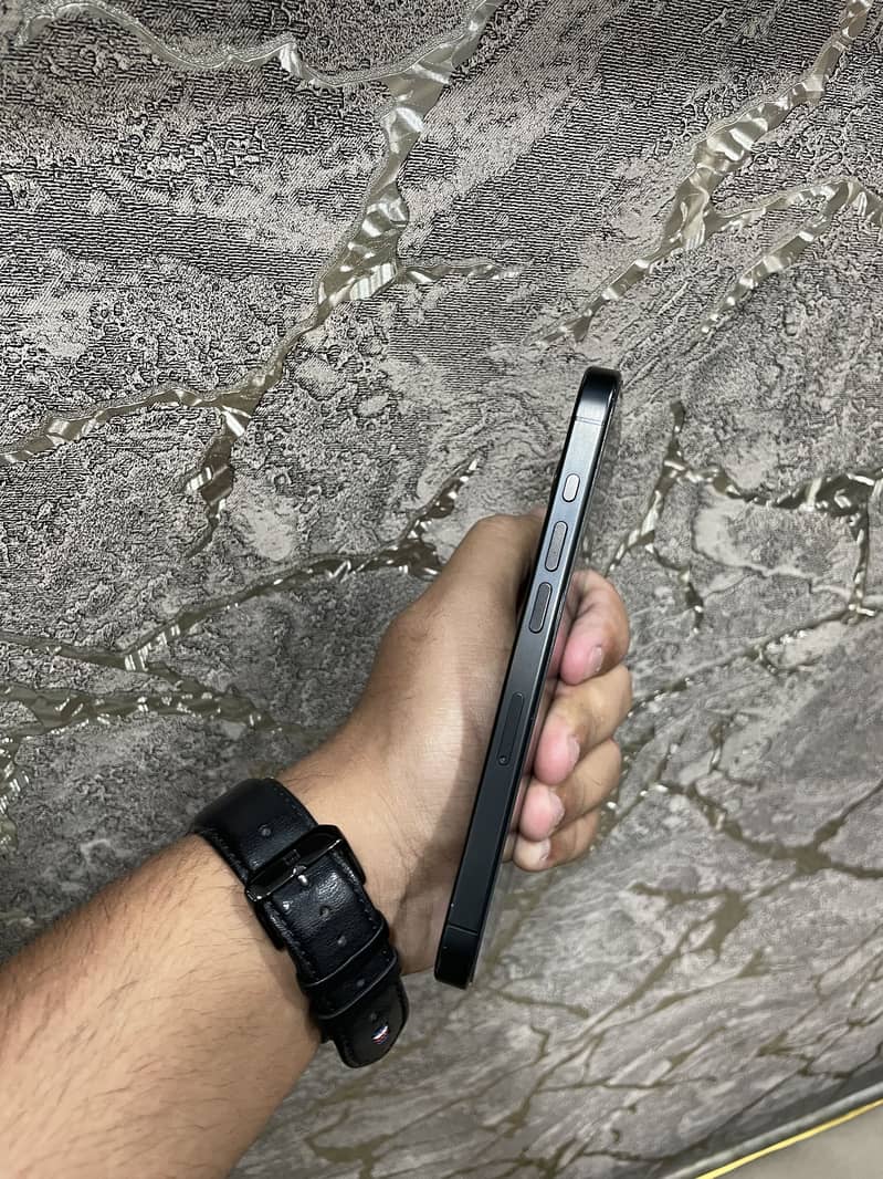 Apple iPhone 15 Pro 1