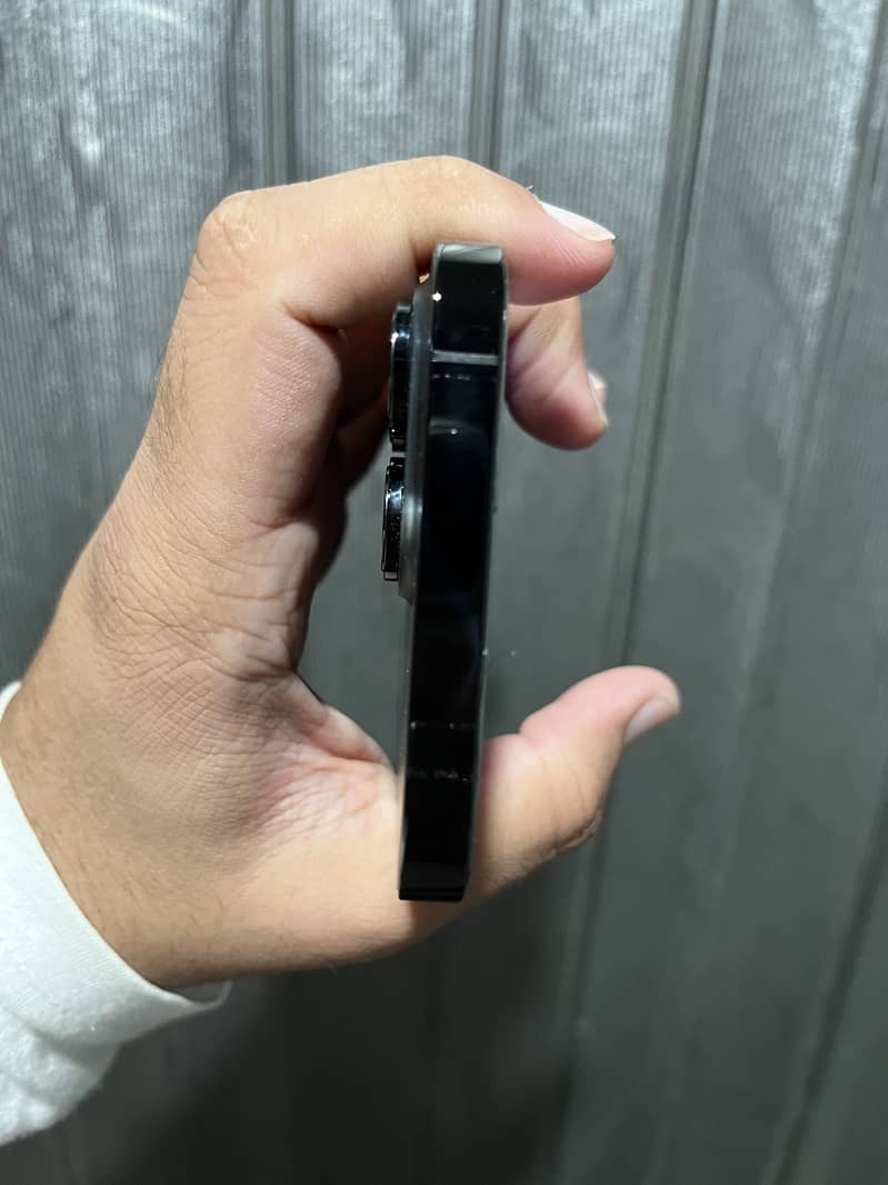 Apple iPhone 14 Pro Max 3