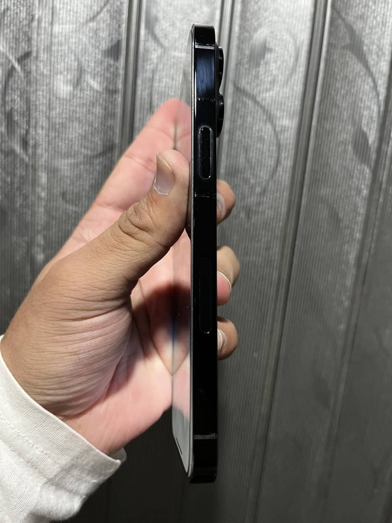 Apple iPhone 14 Pro Max 4
