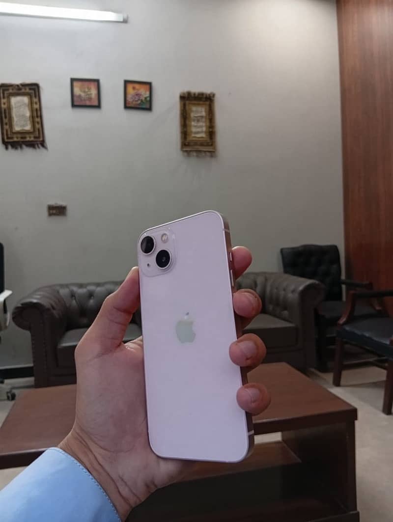 Apple iPhone 13 1