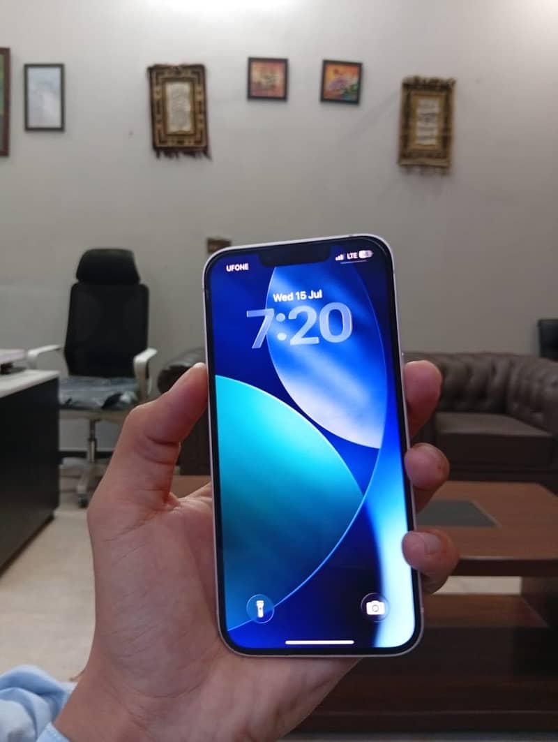 Apple iPhone 13 3