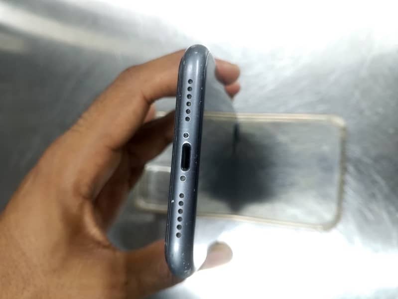 Apple iPhone 11 5