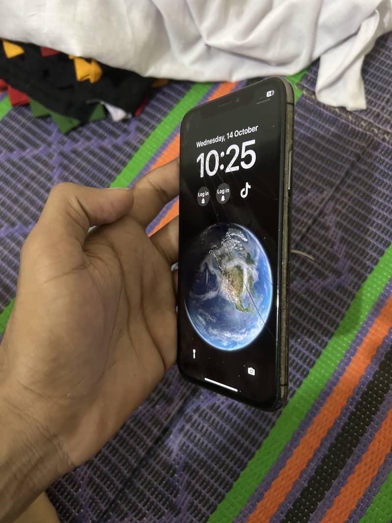 Apple iPhone X 3