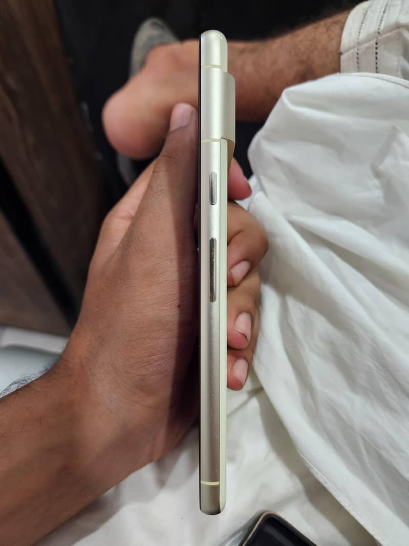 Google Pixel 7 4