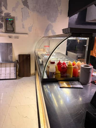 11 ft Fast Food Counter | Restaurant Display Counter - PKR 110,000