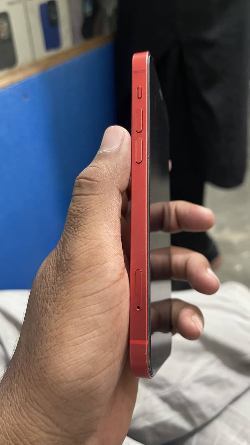 Apple iPhone 12 4