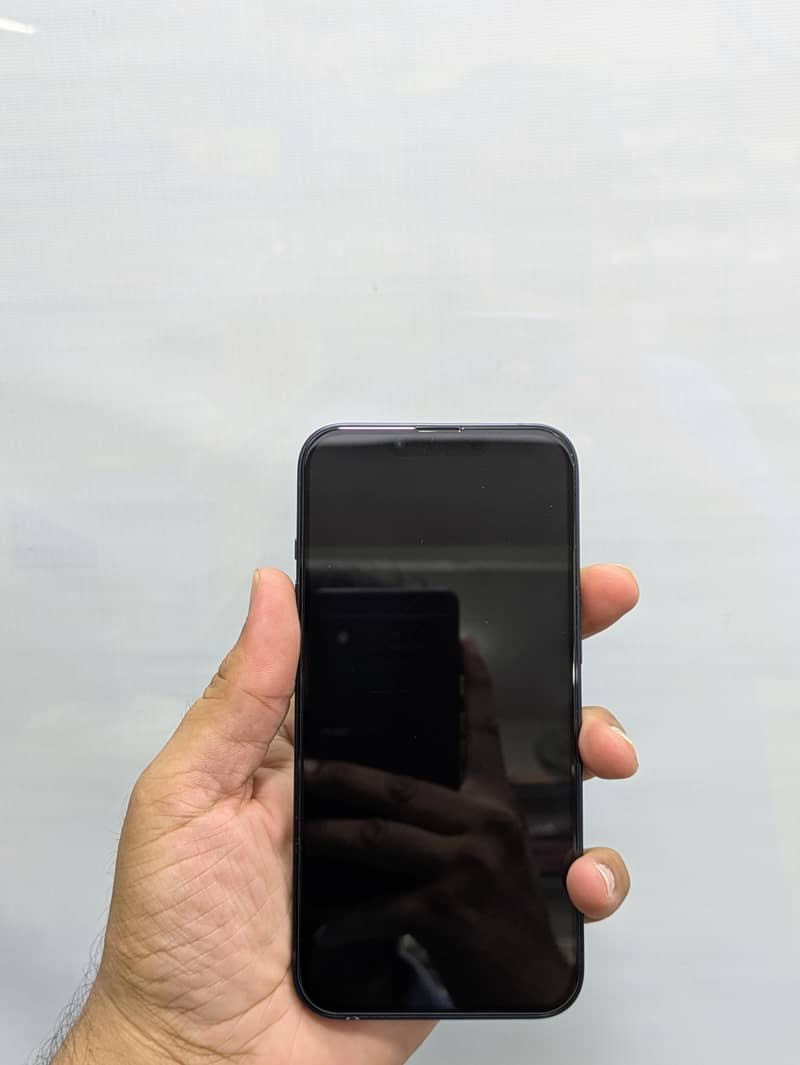 Apple iPhone 13 1