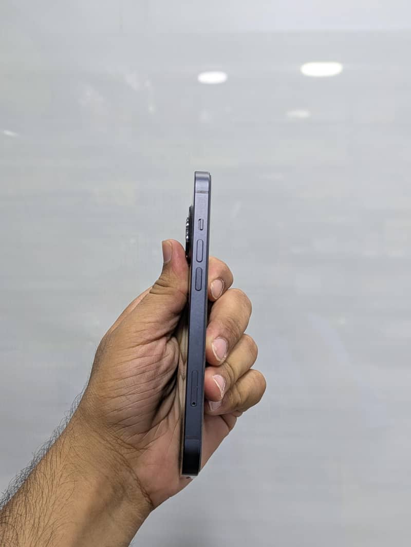 Apple iPhone 13 3