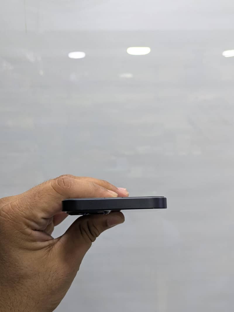 Apple iPhone 13 5
