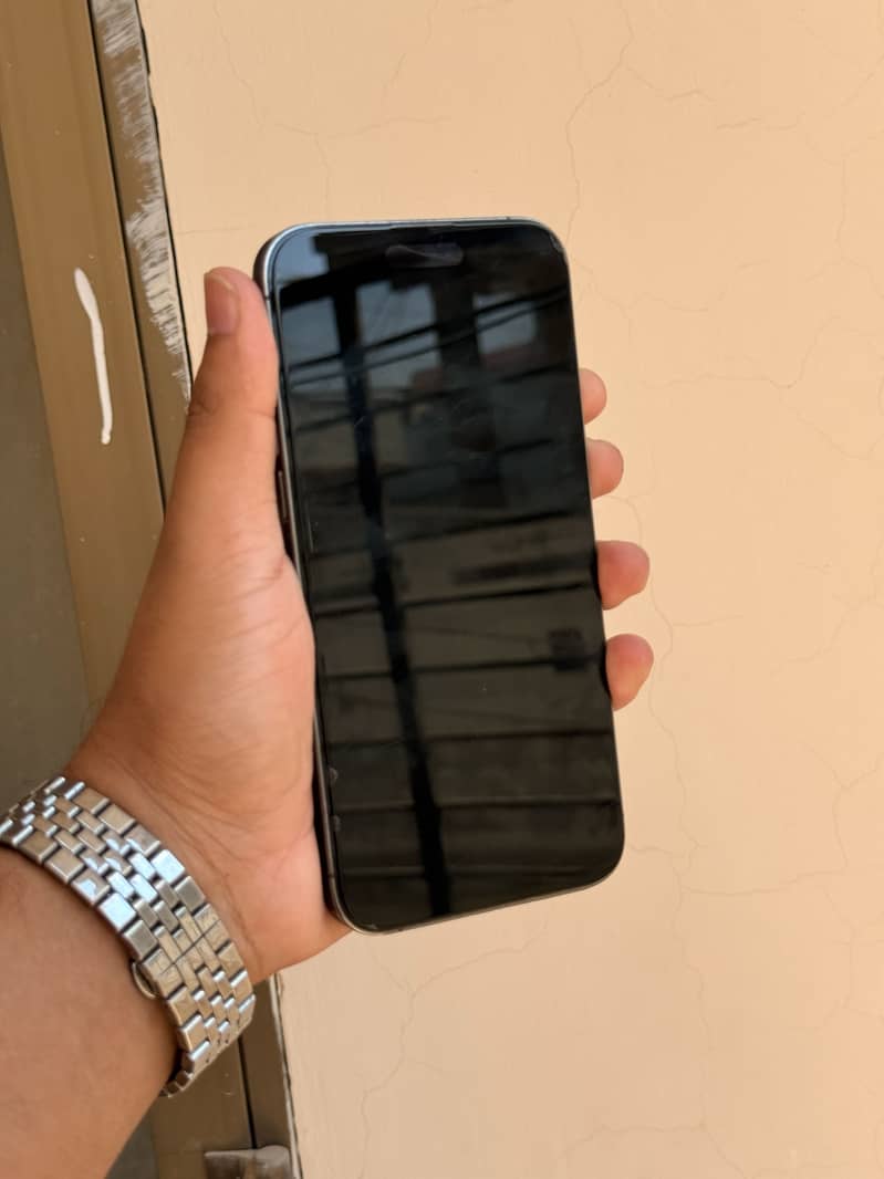 Apple iPhone 14 Pro Max 1