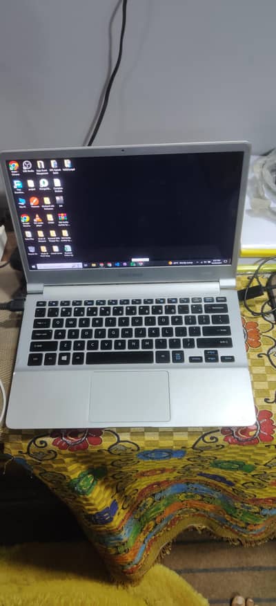 Samsung Laptop Mint confident i7 6th Generation