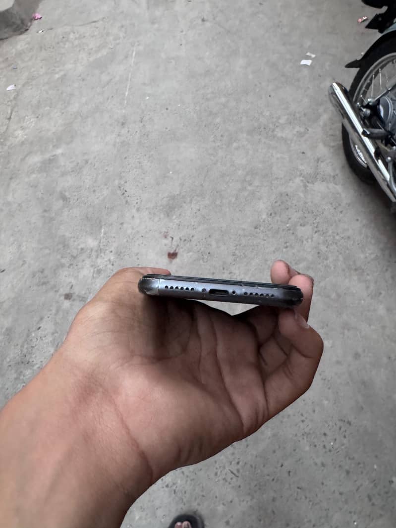 iPhone 11 2