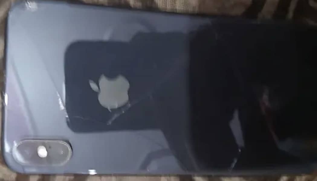 Apple iPhone XS Max 2