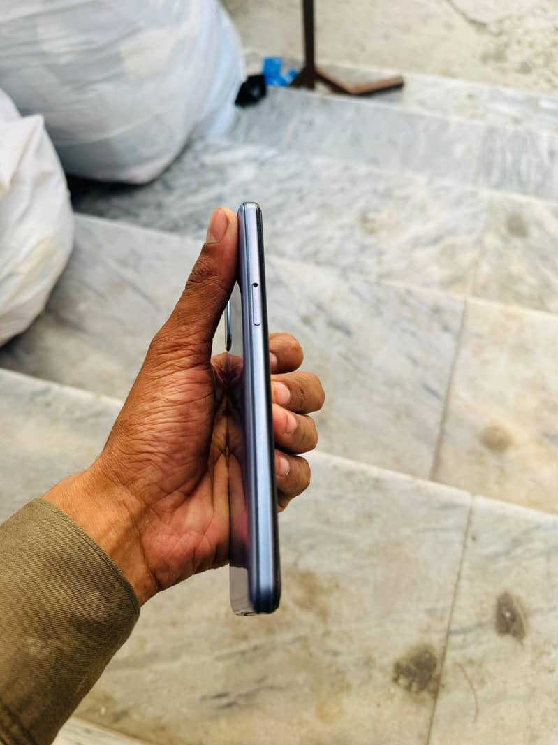 Sharp Aquos Zero5g basic 6