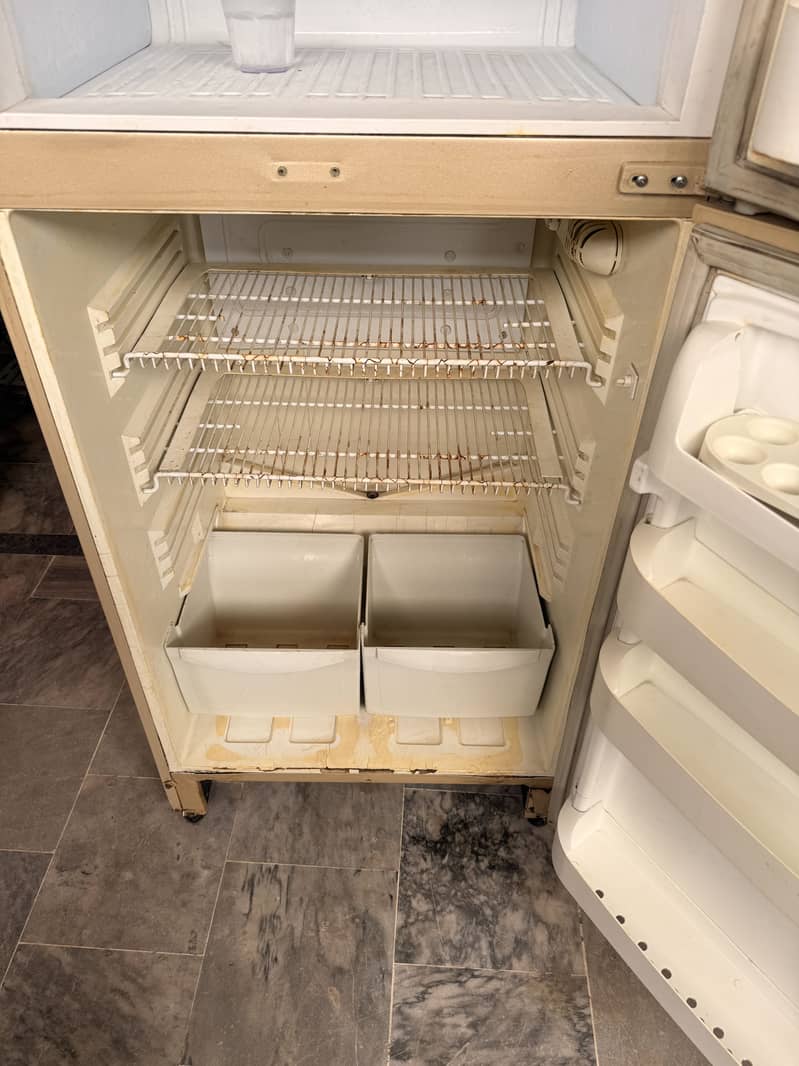 Refrigerator 4