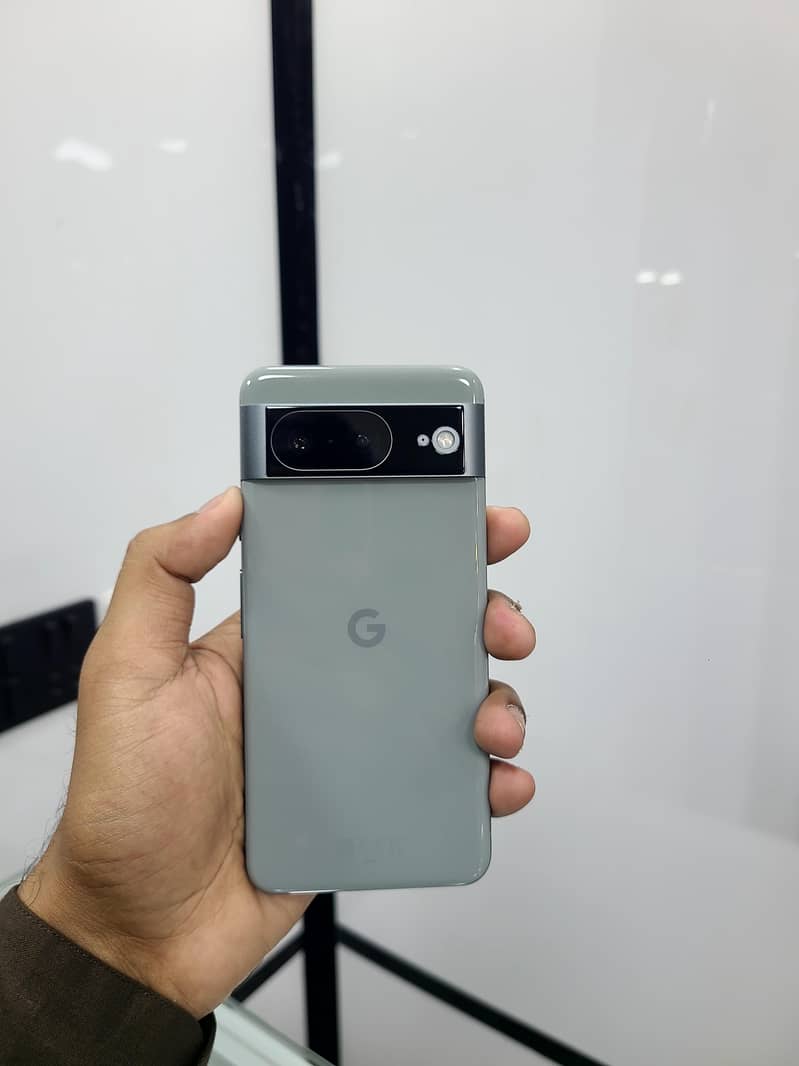 Google pixel 8 8