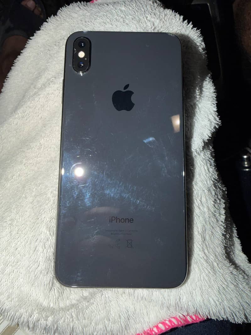 Apple iPhone XS Max 0