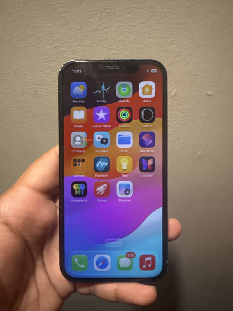 Apple iPhone 12 4