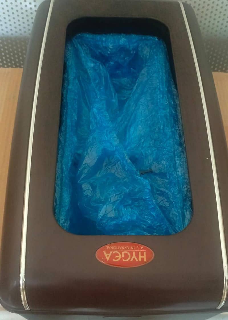 shoe's automatic dust blocker machine. 1