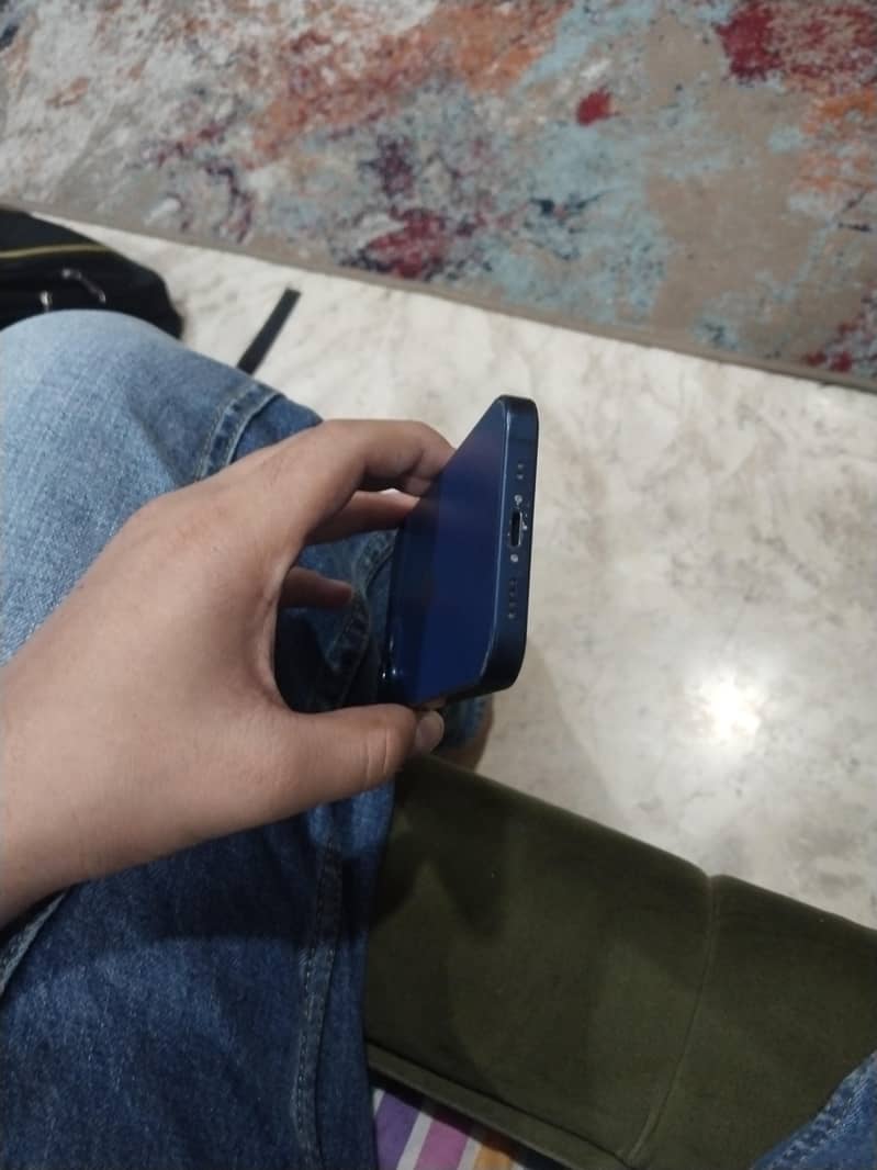 Apple iPhone 12 mini 3