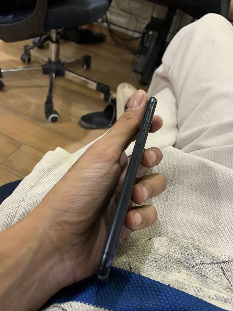 Apple iPhone SE 6