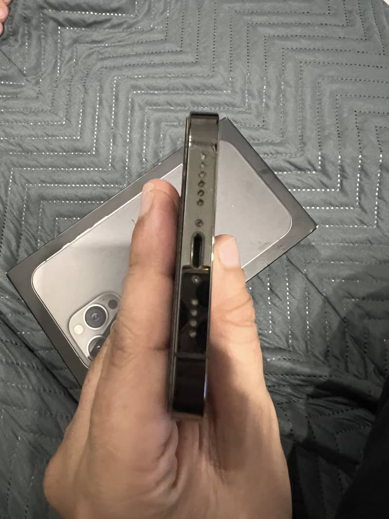 Apple iPhone 13 Pro Max 6