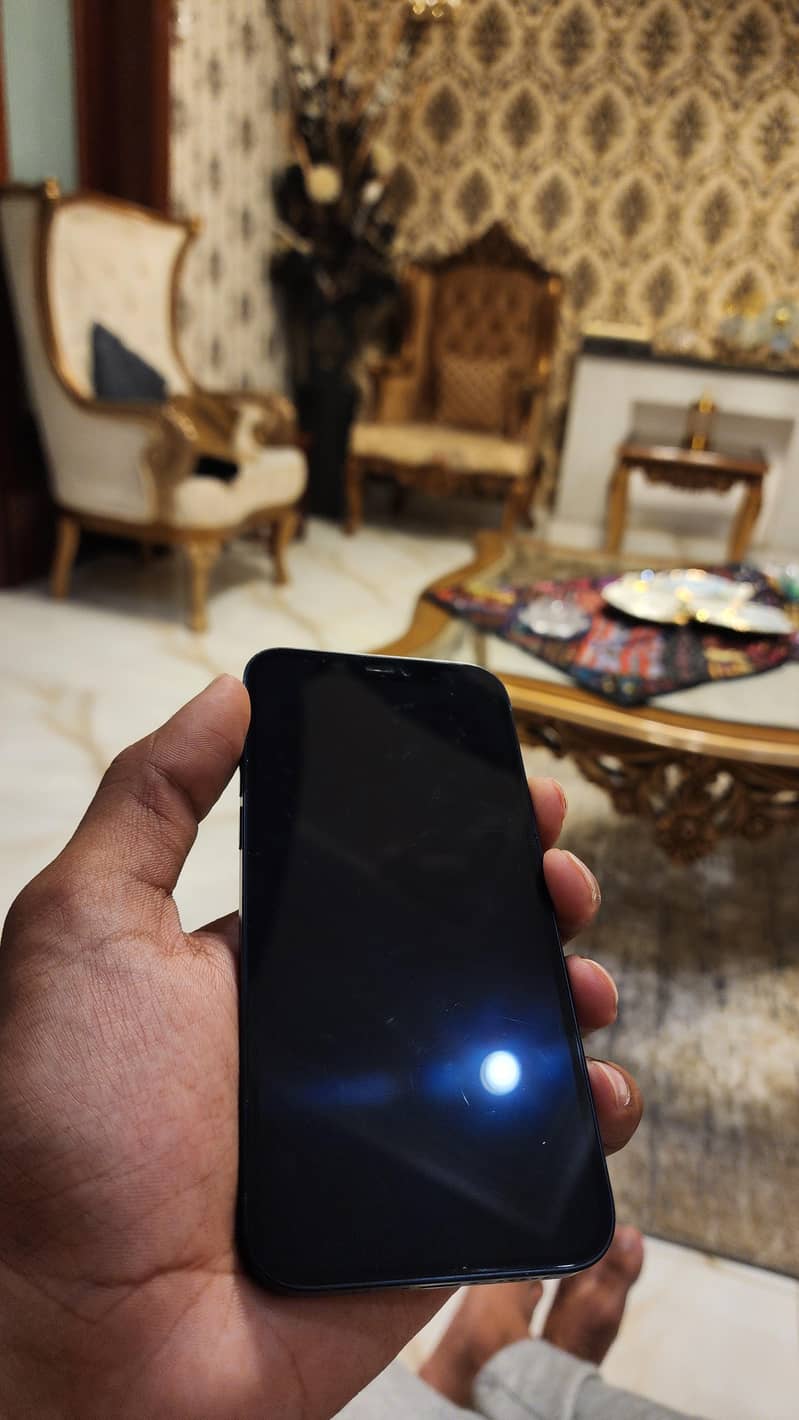 Apple iPhone 12 2