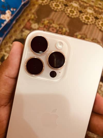 Apple iPhone 16 Pro Max