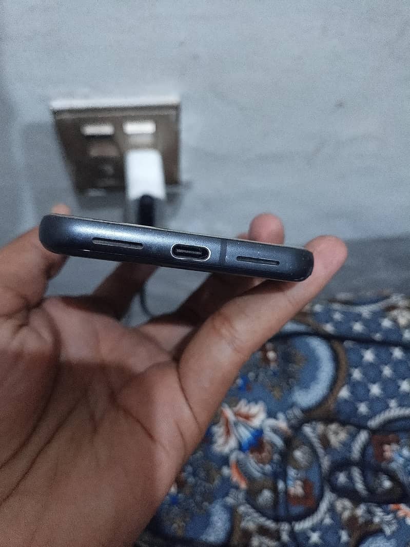 Google Pixel 8 2