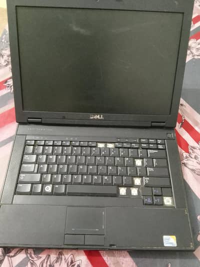 LATITUDE E5400